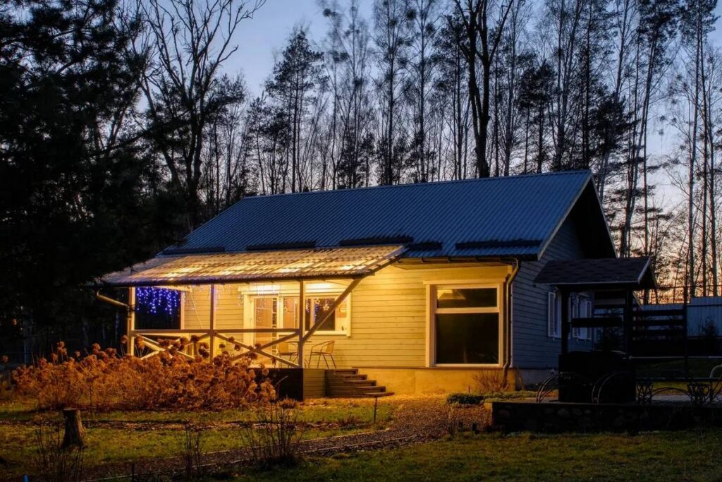 Какие усадьбы в Столбцовском районе еще можно забронировать на Новый год — куда поехать и почем