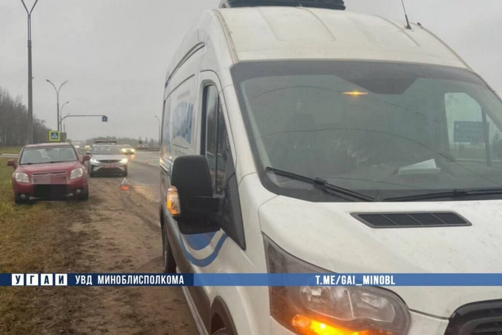 В Узденском районе грузовик сбил пешехода, двигавшегося по краю дороги