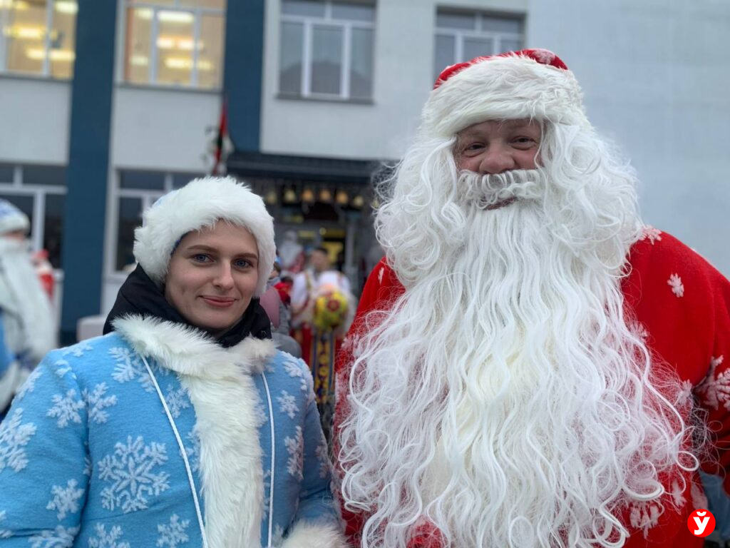 Дед Мороз и Снегурочка Крупского лесхоза