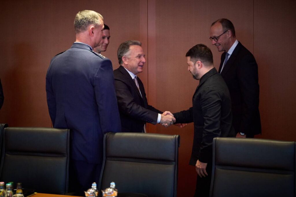 Миру мир, Мерцу — шмерц! Политолог об обмене и переговорах в ФРГ