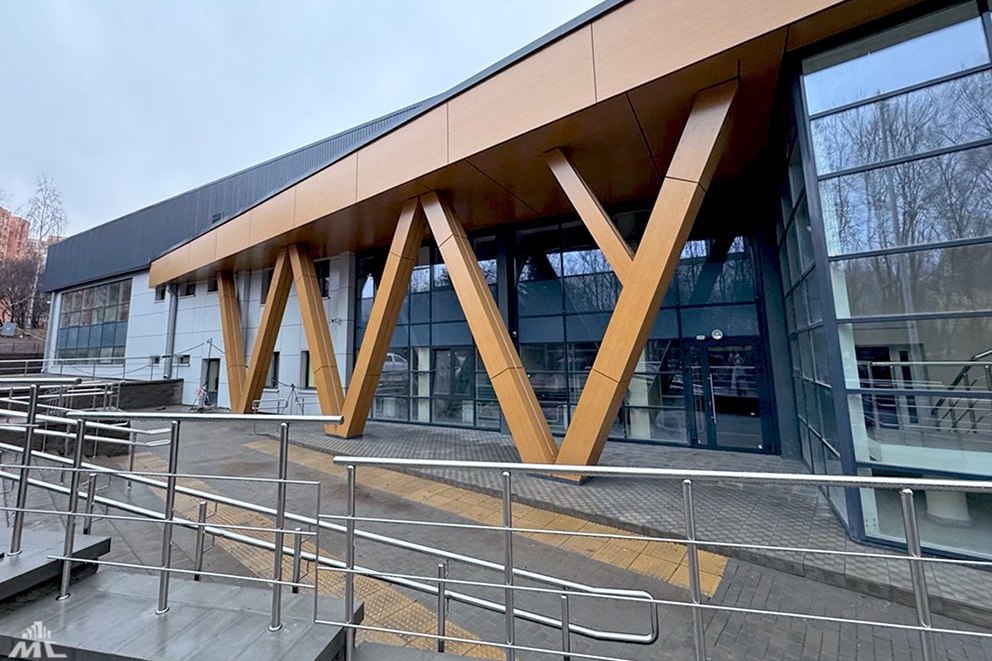 новый спорткомплекс с бассейном и саунами для студентов БГТУ