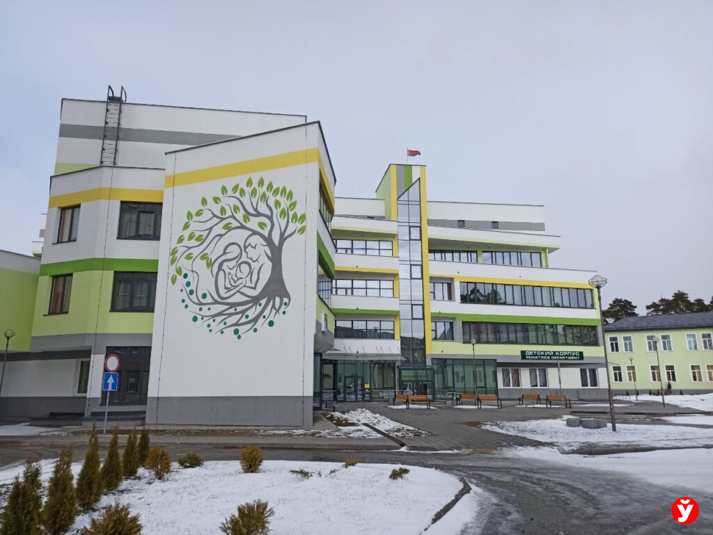 В Борисове в детском саду девочка сломала руку, пытаясь сделать «колесо»