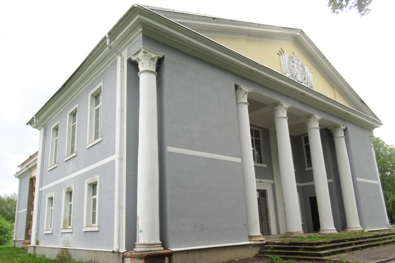 В Минске продают бывший ДК с комнатой киномеханика — что еще внутри здания