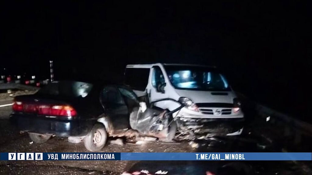 Трое в больнице: бесправник на «Мазде» столкнулся с «Ниссаном» в Смолевичском районе