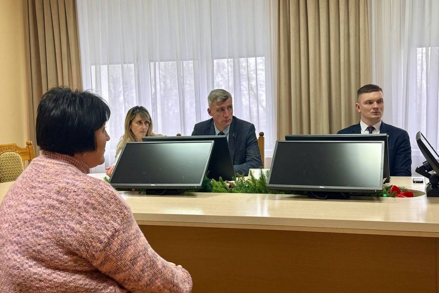 В Дзержинске жильцы дома задыхаются от вони — кто решит проблему