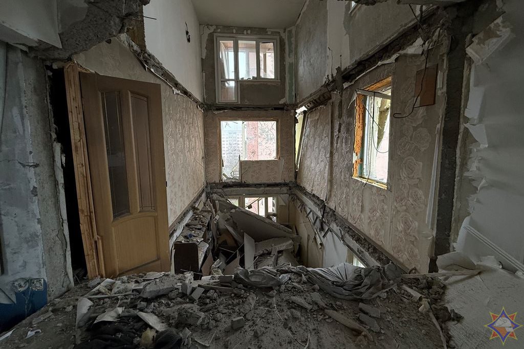 Круглосуточная прямая линия работает в Гомеле после ЧС в многоэтажке — куда обратиться за помощью