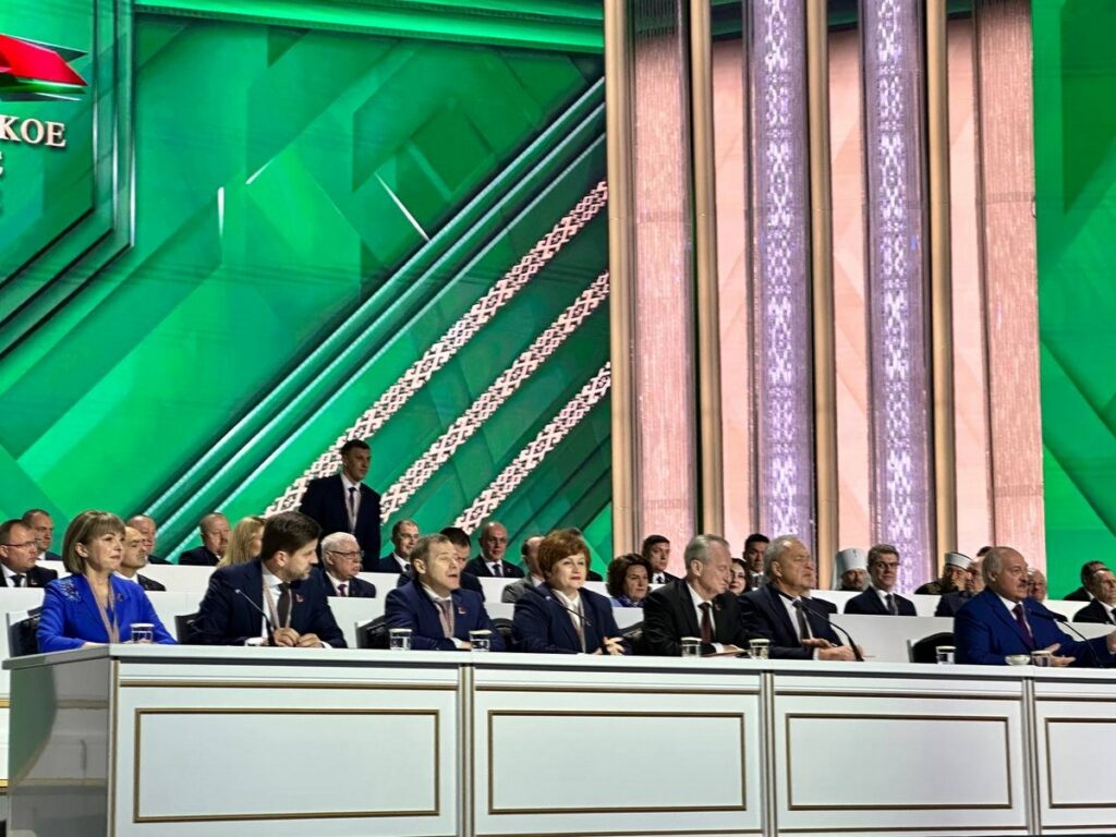 Пообщались с механизатором из Клецка, который попал в эпицентр обсуждения на ВНС