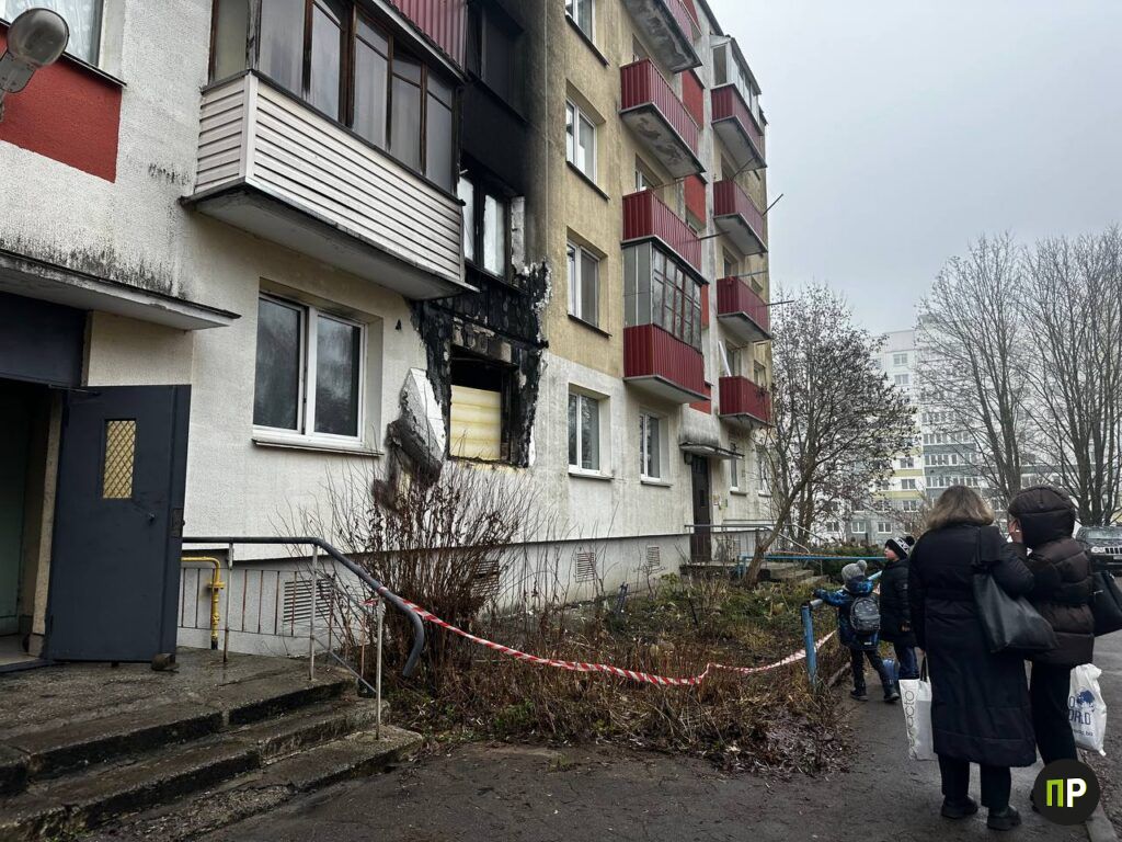 Поговорили с теми, кто спасал мать и трехлетнего ребёнка из горящей квартиры в Колодищах