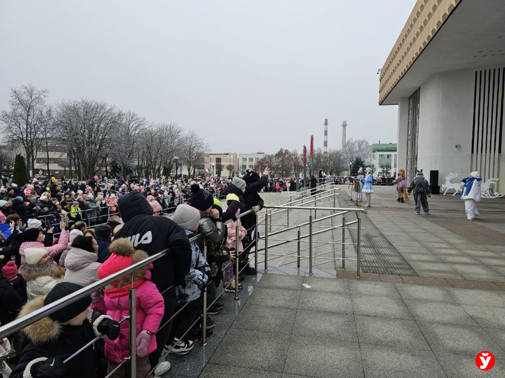 Парад Дедов Морозов в Бориисове