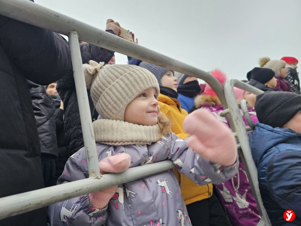 Парад Дедов Морозов в Бориисове