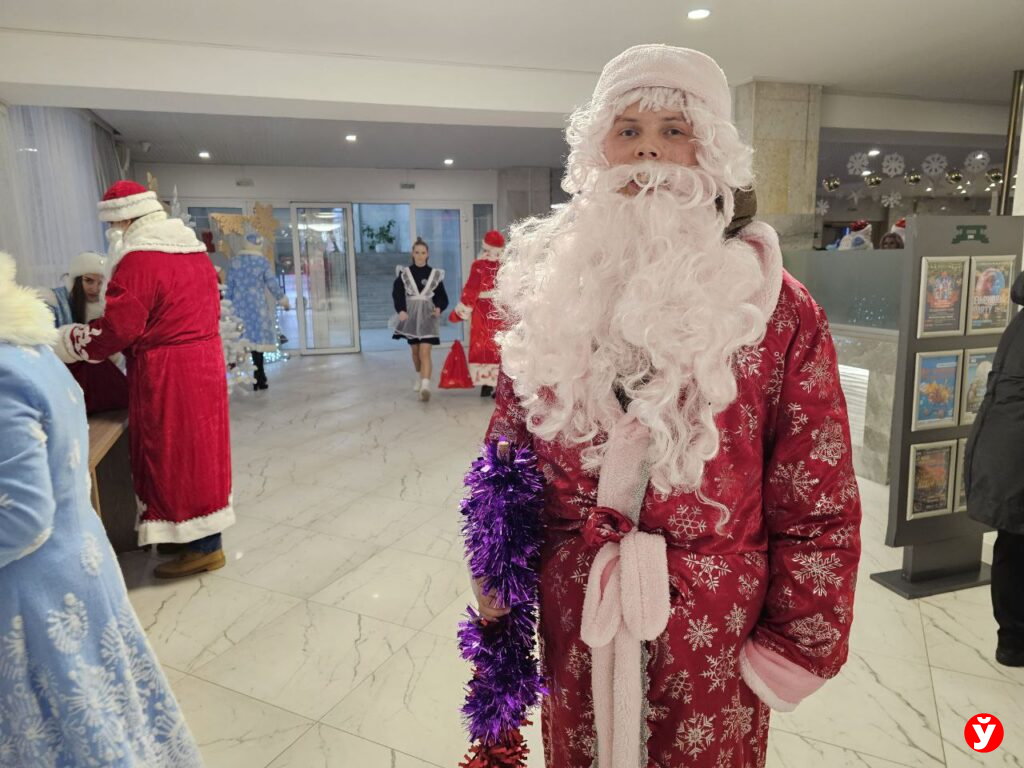 Парад Дедов Морозов в Бориисове