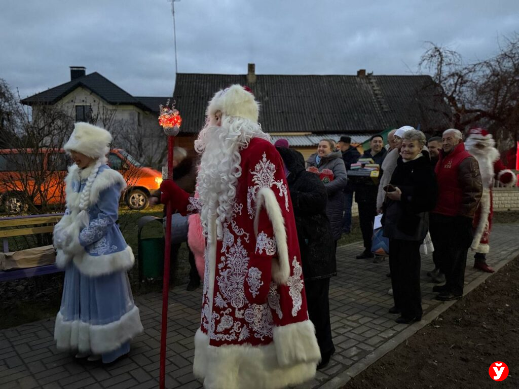 Дед Мороз Снегурочка