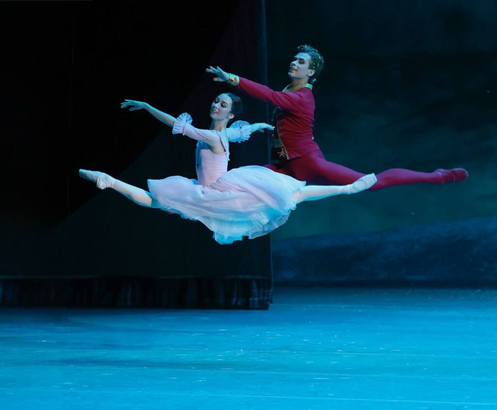 Легендарный балет «Щелкунчик» покажут на больших экранах Беларуси в канун Нового года
