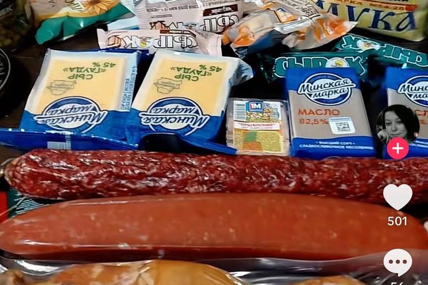 Пайки с курицей, колбасой и ананасами: белорусы обсуждают щедрый подарок от несвижского хозяйства