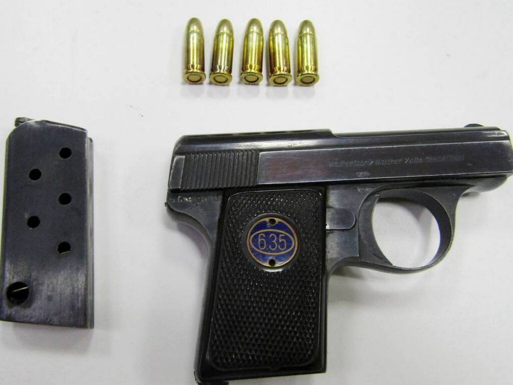 Француз «забыл» про пистолет в кармане на белорусско-литовской границе