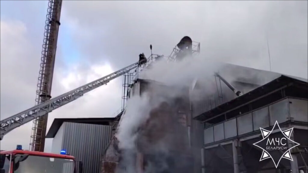 Спасатели потушили пожар на зерносушилке в Смолевичском районе