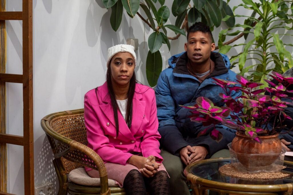 Учат русский, делают иконы, поют «Подмосковные вечера»: как кубинцы осваиваются в Беларуси