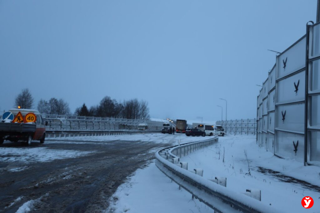 Авария на трассе Р-53: движение направляют через объезд по М2 и М1