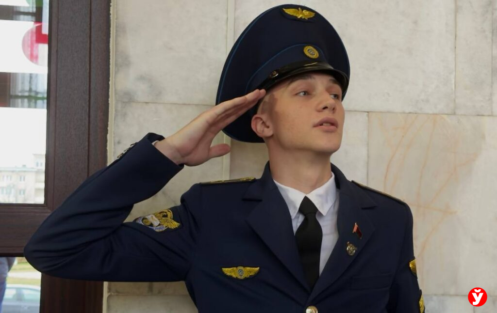 В Беларуси состоялся первый выпуск отечественных пилотов гражданской авиации