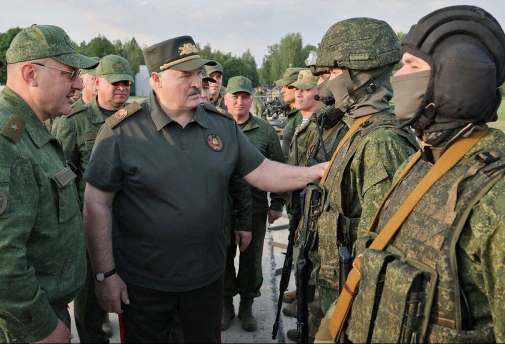 Год стратегических инициатив и партнёрства: как Беларусь укрепляла безопасность в 2025 году