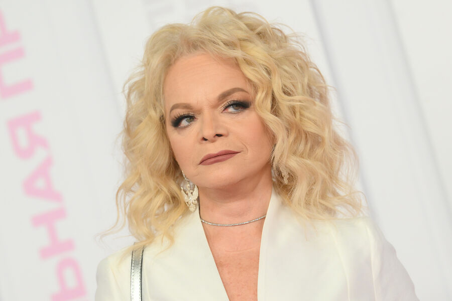 Долина отказалась съезжать из квартиры до следующего года