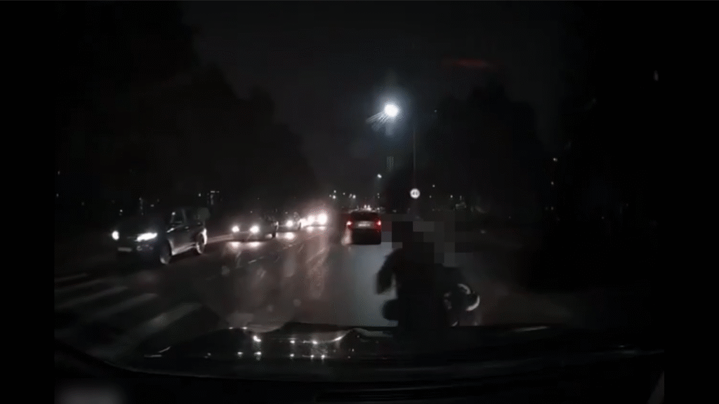 В Борисове водитель Nissan сбил 10‑летнюю девочку на переходе