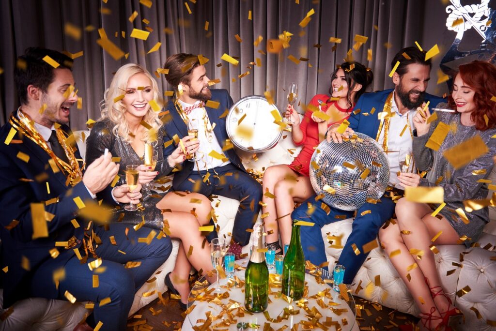 Не всё можно постить: фото с корпоратива могут нарушать закон в Беларуси