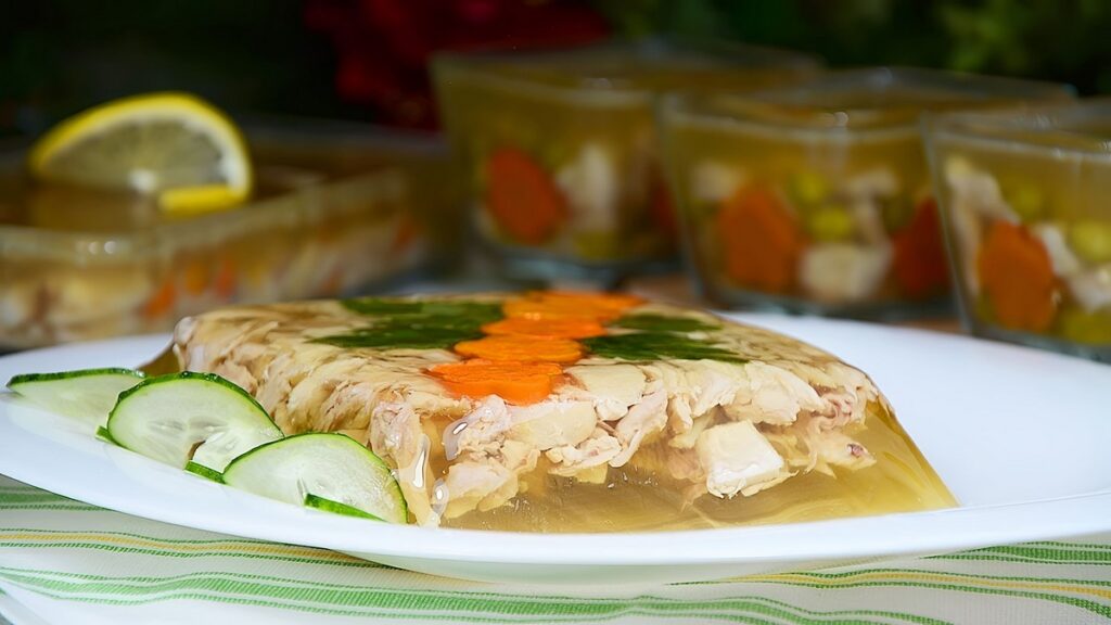 Диетолог объяснила, чем опасен любимый многими холодец