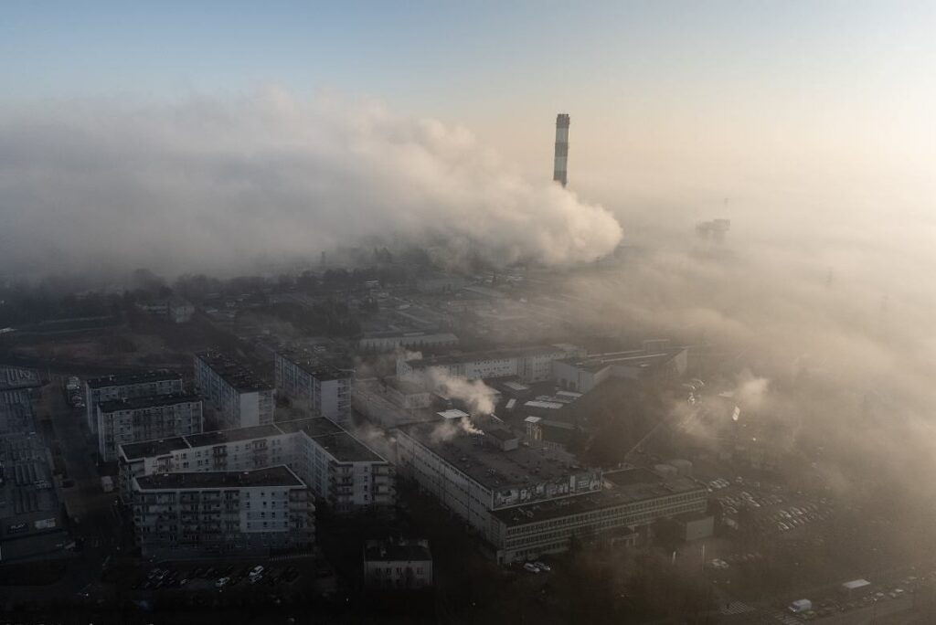 Польша задыхается от смога угольных котлов: нормы превышены в 10 раз