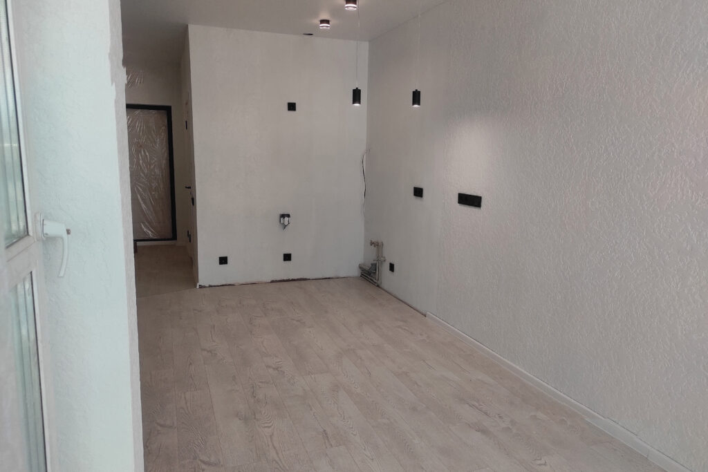 В «Минск-Мире» сдают пустую квартиру без кухни и мебели. Во сколько обойдется аренда?