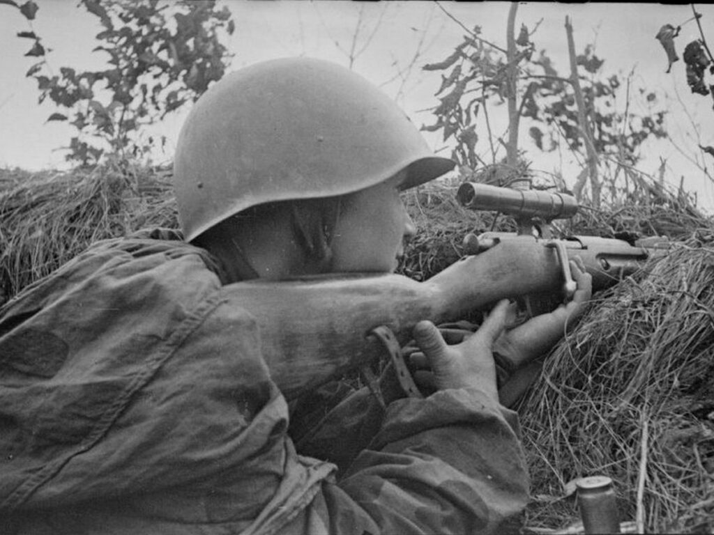 История гвардии старшины Ольги Быковой, — девушки-снайпера, награждённой тремя боевыми наградами