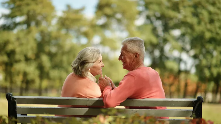Женщины не стареют быстрее мужчин: белорусский врач раскрыла секрет долгожителей