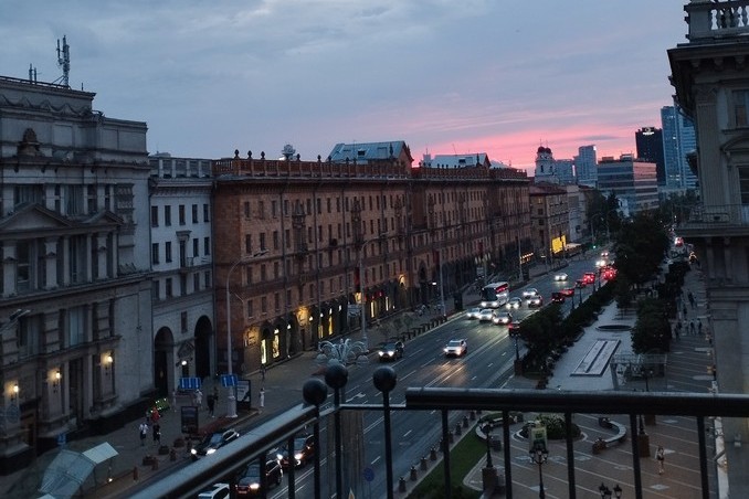 В Минске сдают квартиру с видом на центр города: смотреть салюты можно с балкона