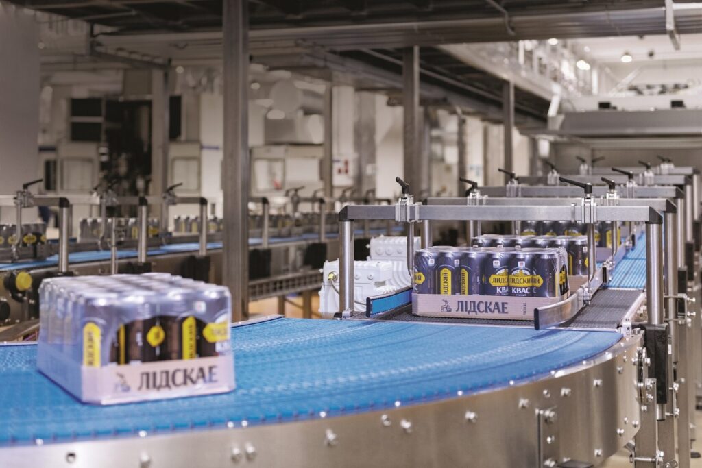 Этикетка вверх ногами — не ошибка: «Лидское пиво» объяснило странный дизайн банок