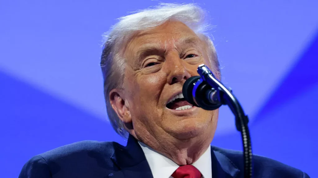 Трамп оставил Украину ради льда для виски — это вызвало мировой скандал