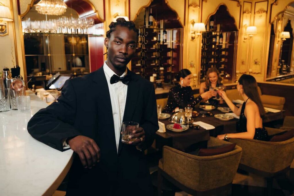 «Удивительно, насколько белорусы преданы своему делу». Какой Беларусь увидел парень из Гвинеи