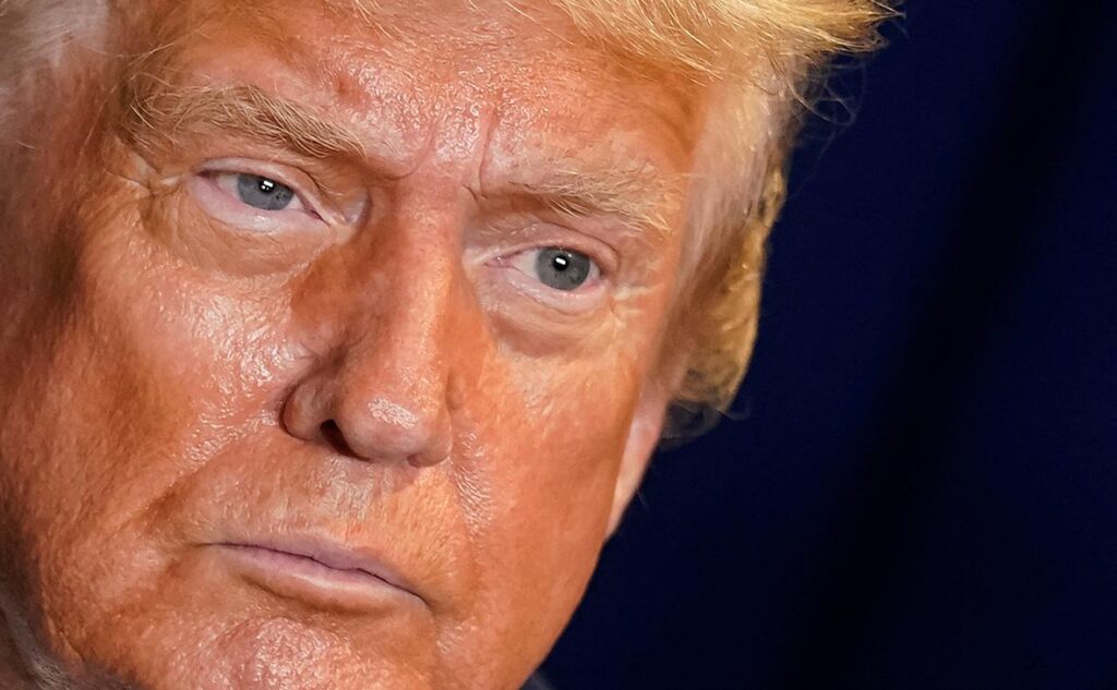 Как Трамп полностью уничтожил и без того утраченное доверие к США