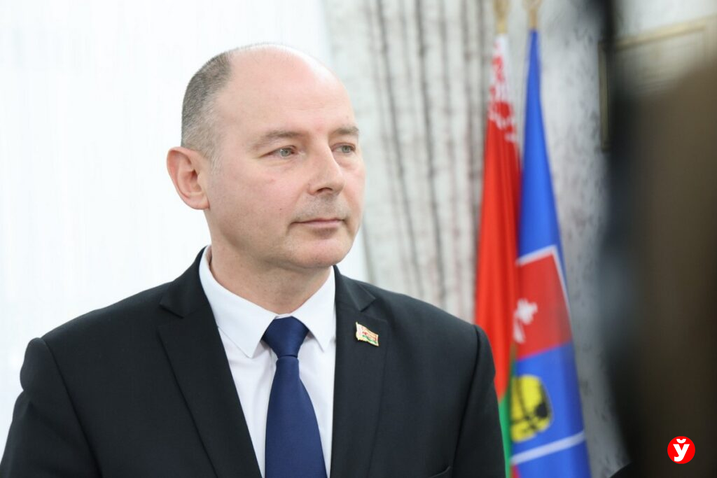 Дороги, свет, автобусы: губернатор Кушнаренко взял на контроль бытовые проблемы смолевичан