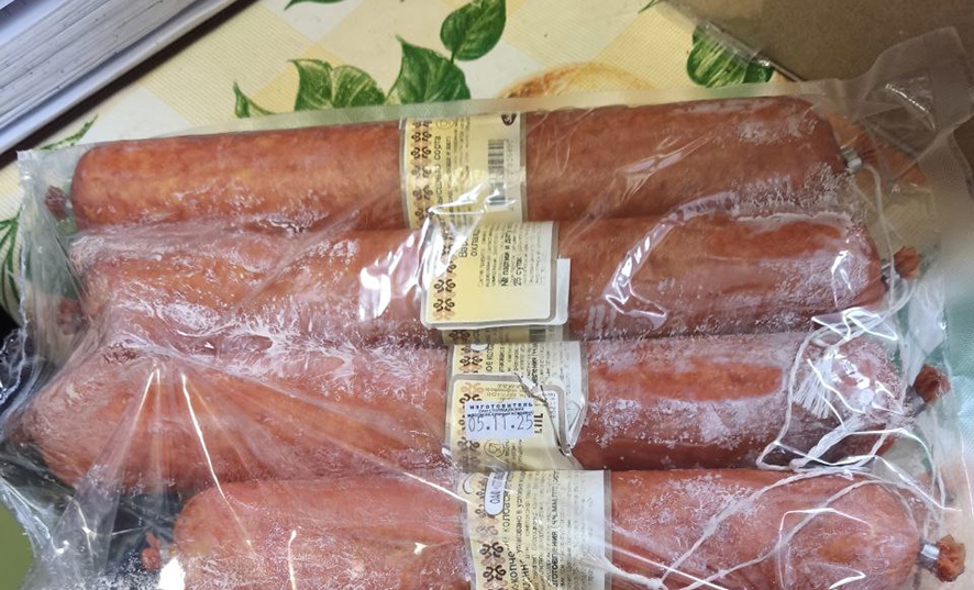 Опасная колбаса и нарушения гигиены: прокуратура выявила проблемы в школьных столовых Минска