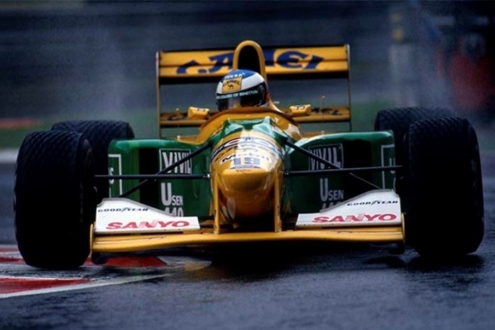 Первый болид, принесший победу Шумахеру, продают на аукционе за рекордную сумму