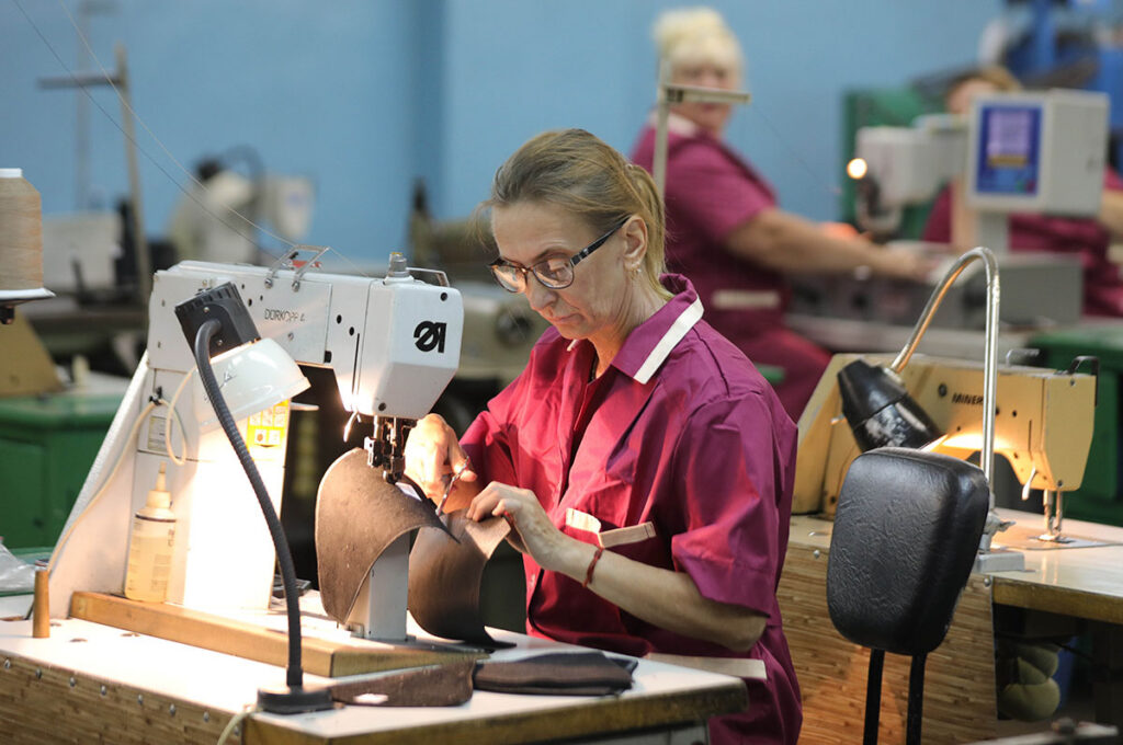 Известно, что будет дальше с «Белвестом» — у предприятия долги на сотни миллионов