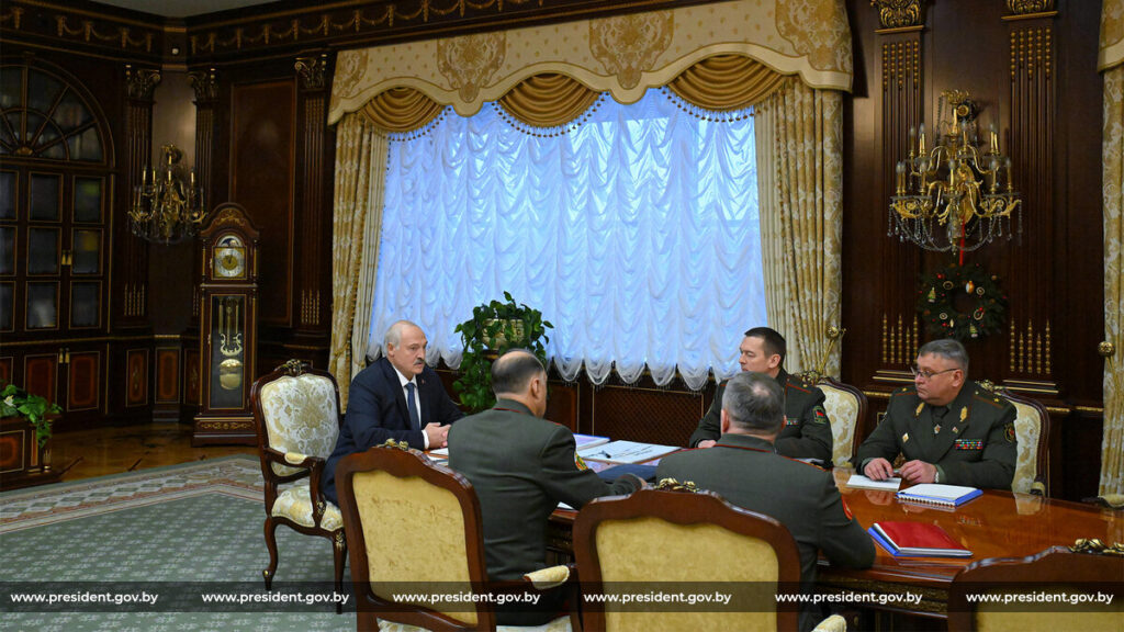 Боевые действия на юге и наращивание сил на севере: как Беларусь защищает границы