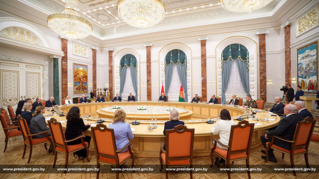 «На науку всегда найдутся и деньги, и время»: Лукашенко обозначил приоритеты для ученых