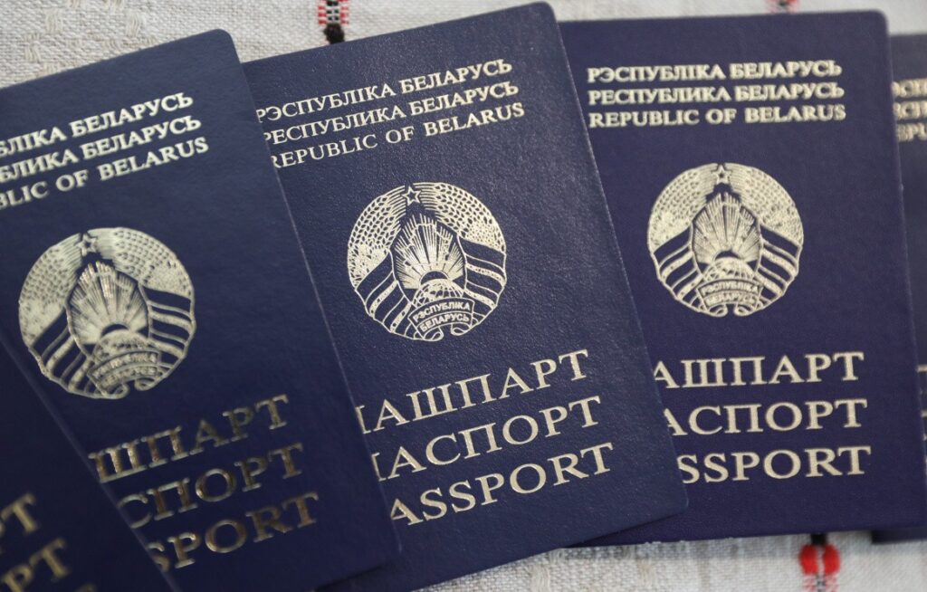 Белорусам до 27 лет для получения паспорта понадобится справка из военкомата