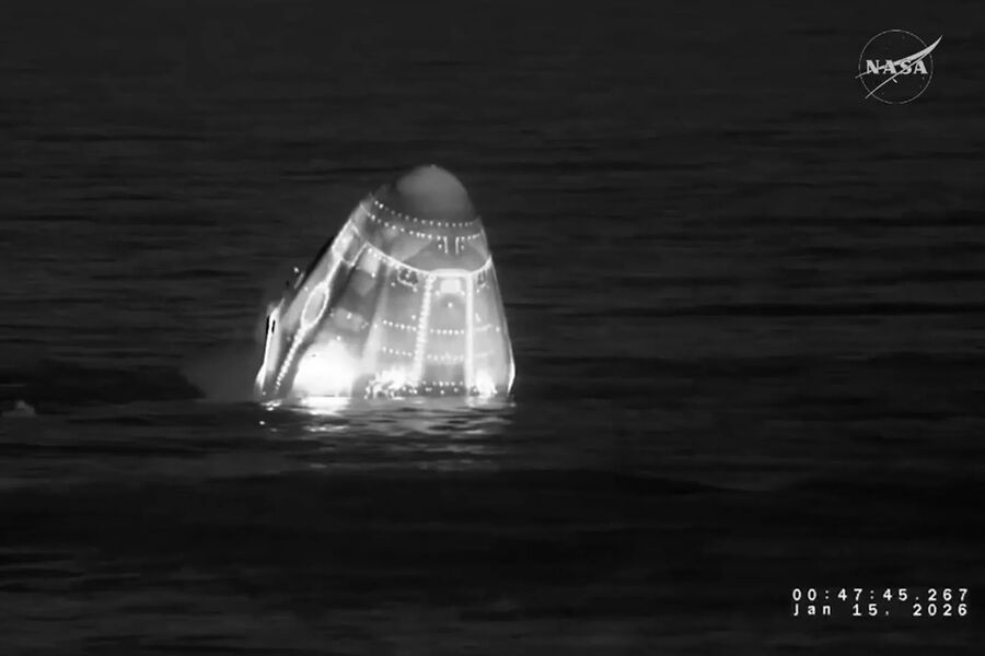 Экипаж МКС с заболевшим астронавтом совершил экстренное возвращение на Землю