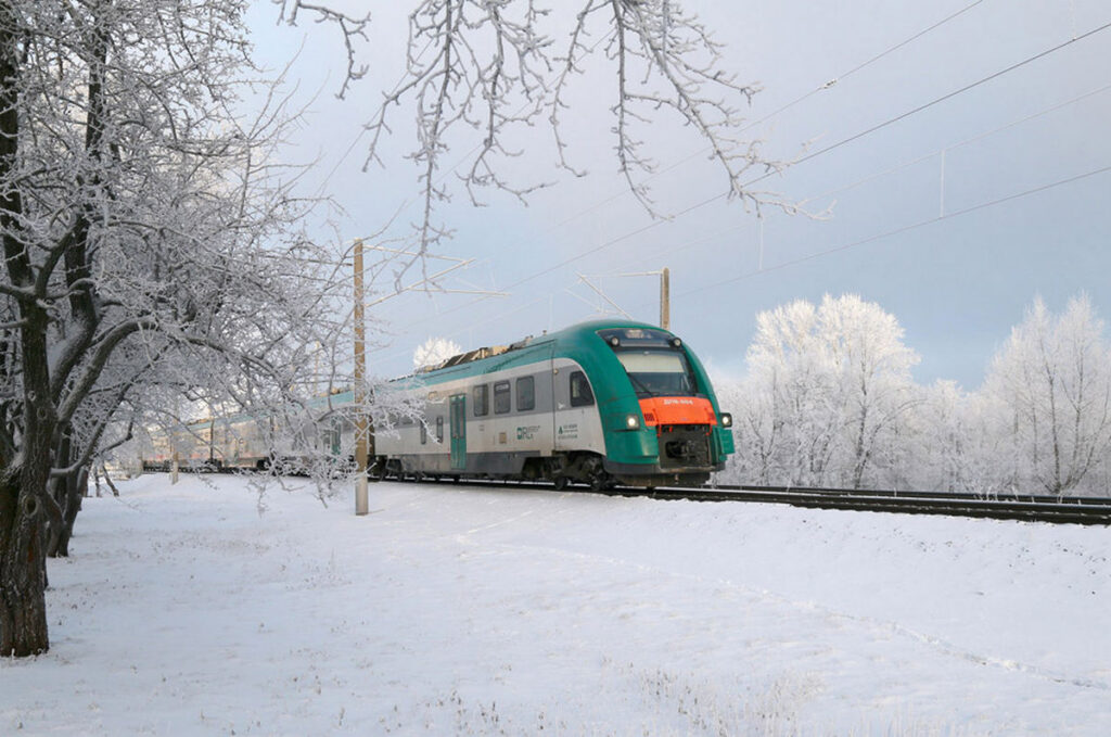 Как белорусы спасли пассажиров застрявшего ночью под Дзержинском поезда