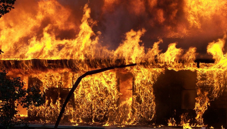 Оставил печь без присмотра — сгорели три авто: житель Воложинского района пойдет под суд