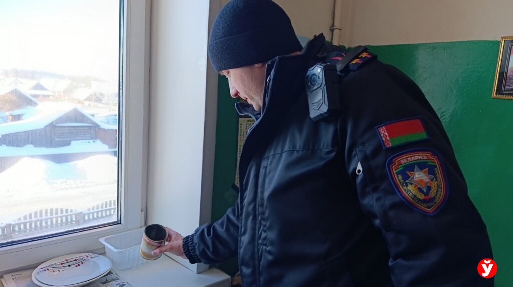 Логойские спасатели проверяют дома злоупотребляющих граждан