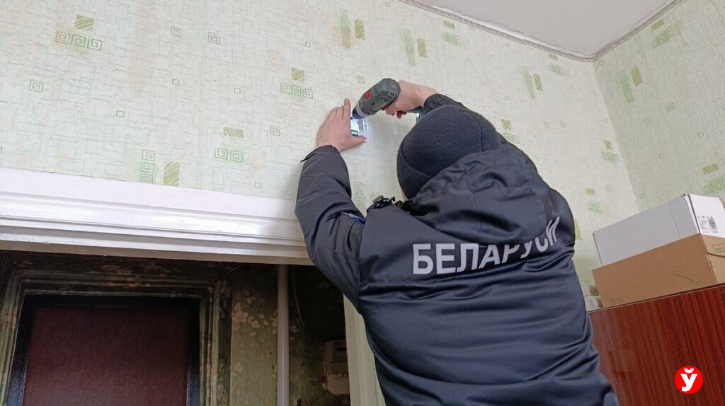 Логойские спасатели проверяют дома злоупотребляющих граждан