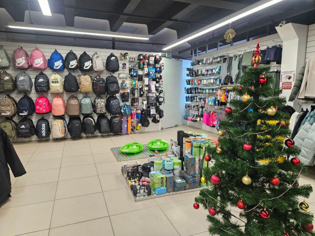 Лыжи не нашли, зато цены радуют: зимнее снаряжение подешевело в магазинах Молодечно